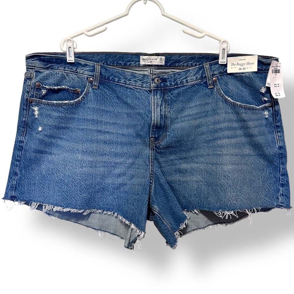 NWT Abercrombie & Fitch The Baggy Short | Size 22W (36) | Low Rise Distressed